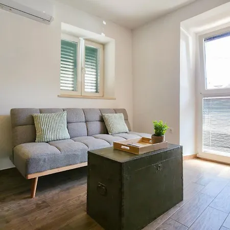 Apartment Kingdom Bravos *