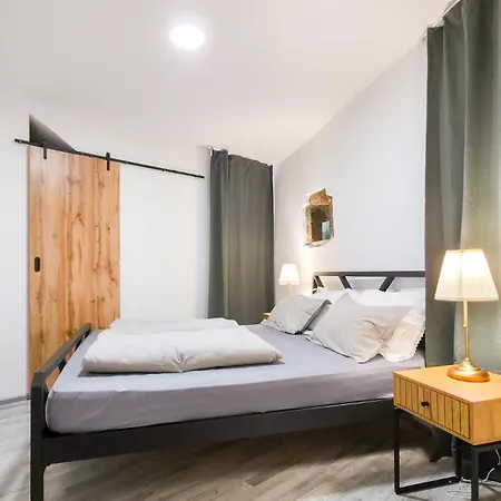 Kingdom Bravos Apartment Kastel Gomilica