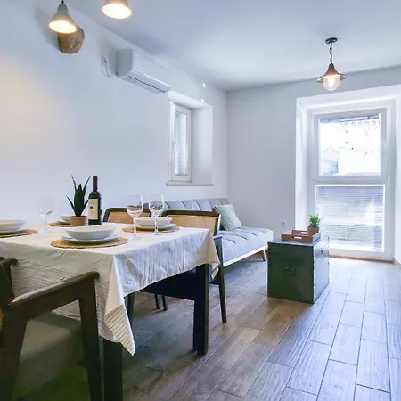 Apartment Kingdom Bravos Kastel Gomilica